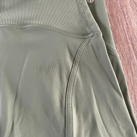 Lululemon Train Free High-Rise Crop Tight Legging in Algae Green - Size: 6 - Picture 12 of 13